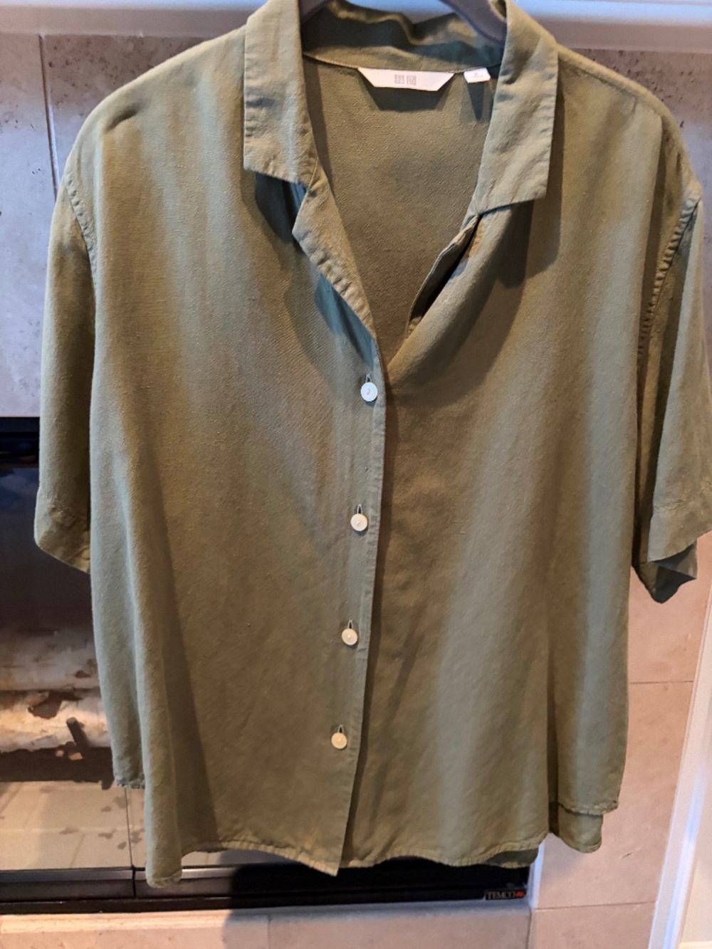 UNIQLO Shirt